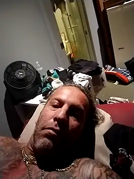 AceticPinscher live cam preview