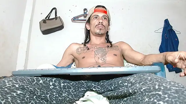 damian_bottom_bigcock