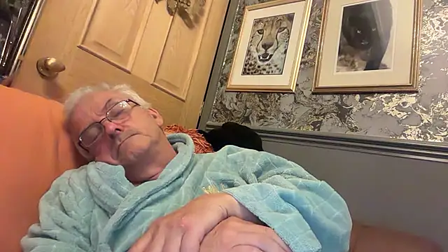 poggles