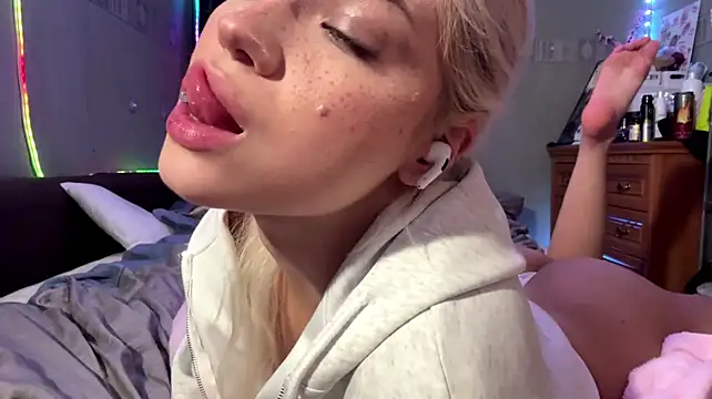 StacyChocopay webcam