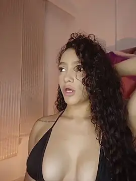 Anahi22