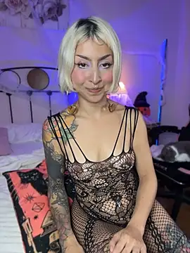Cinamoonn live sex cam