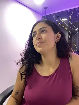 Iris_colette live cam on StripChat