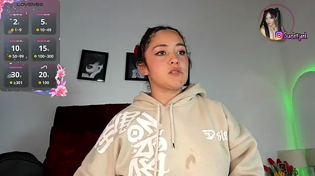 Scarlett_Jank