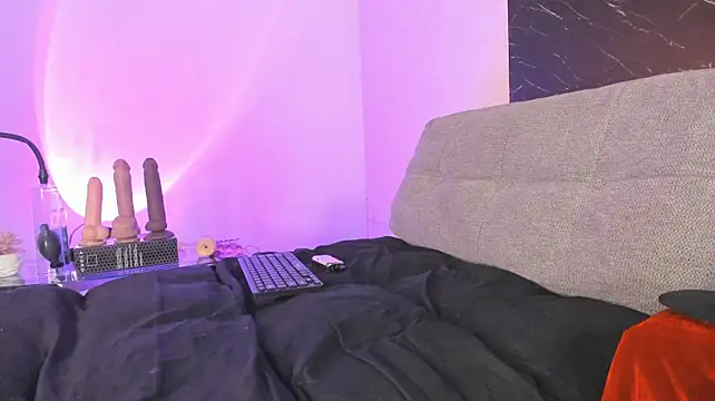 Alana_Stone