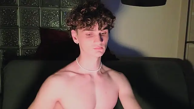 adamboy21cm