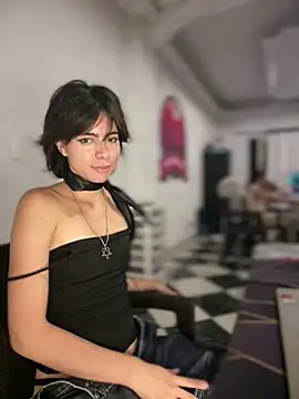 IvyWillow live cam preview