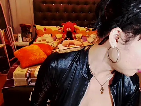 BELLA_LLUXX
