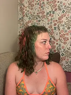 lucyintheskies live sex cam