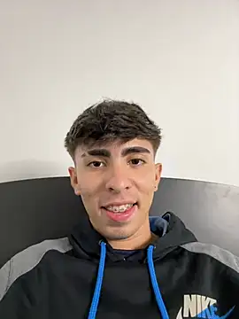 michaellsullivan (M twink) - FULL NAKED + HARD COCK