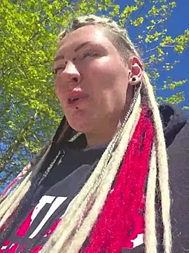 PinkTheHawk webcam