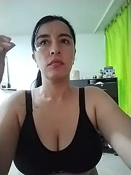 hailey85 live cam on StripChat