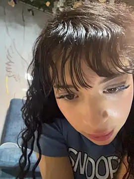Sasha-firee live cam on StripChat