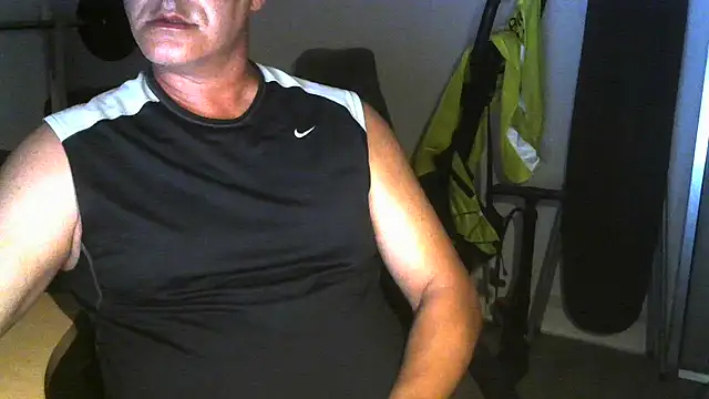 Malaga-45 live cam on StripChat