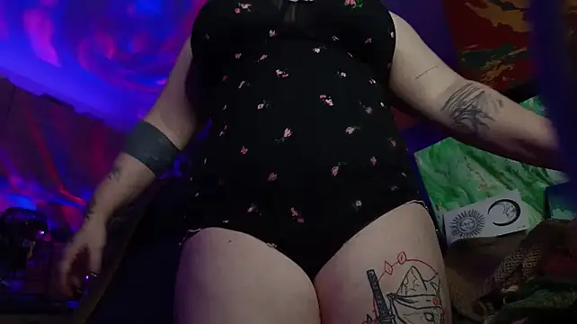 CURVYSAKURA