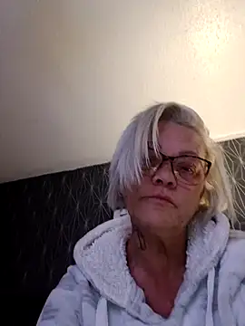 Cindy_UK-888 live cam on StripChat