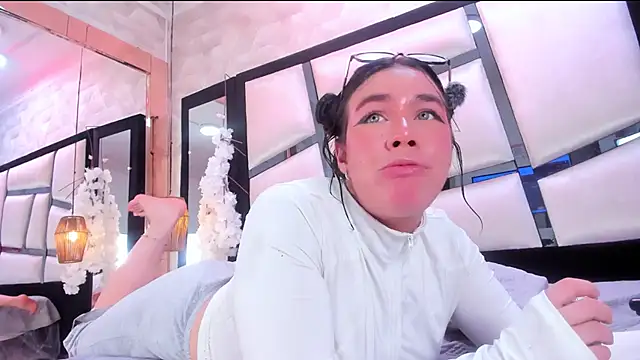 TessaCooper1 webcam