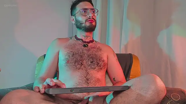 axel_giracr