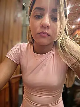 missbella_ live cam on StripChat