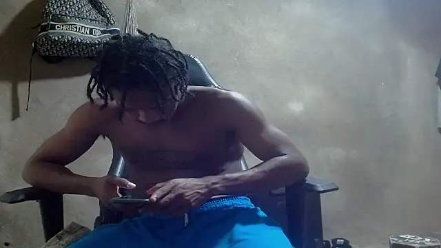 Larry-n-clouds live cam on StripChat
