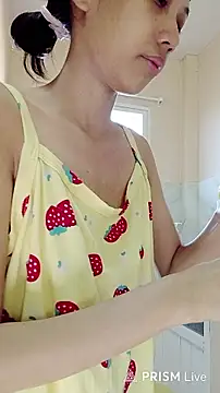 WetVirginPussy webcam