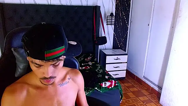 Angel_foxc13 webcam