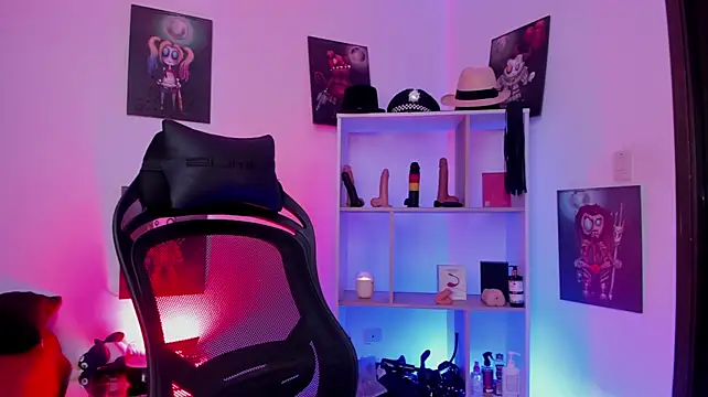 LiamDeeps live sex cam