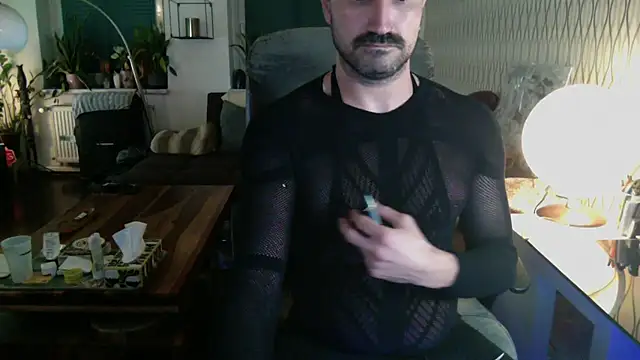 tomz0819