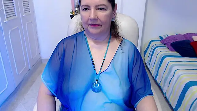 leonela_69 live cam preview