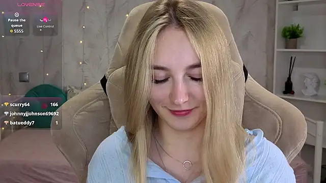 Shy_Polly