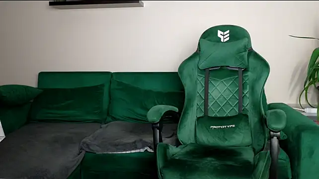 JoannaAndNeighbour live cam preview