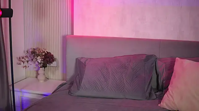 CarlottaRusso live cam on StripChat