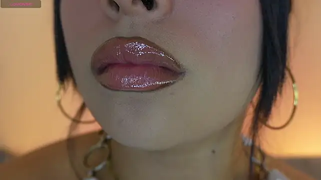 mia_roux1 live sex cam