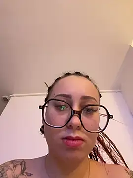 queenlo_xxx webcam