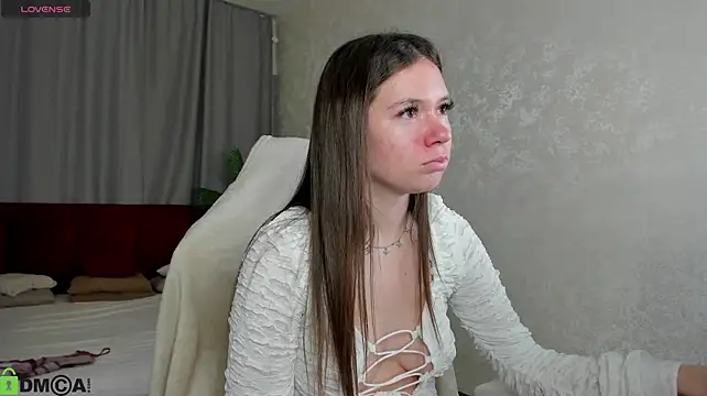 Nicole_Charm