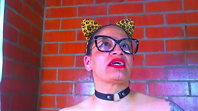 Taylor-hardcore webcam stripchat model stream image