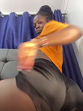 Black_prettty live cam on StripChat