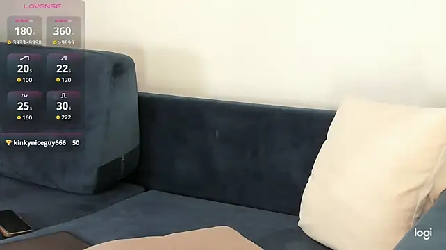 AmelinaLove live cam on StripChat