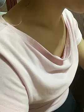 Mina048 webcam
