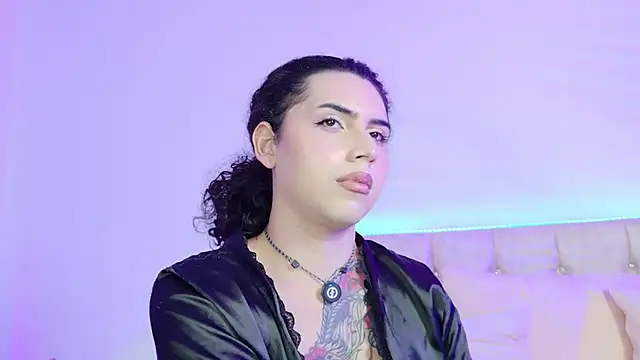LadyMonroe_ live cam on StripChat