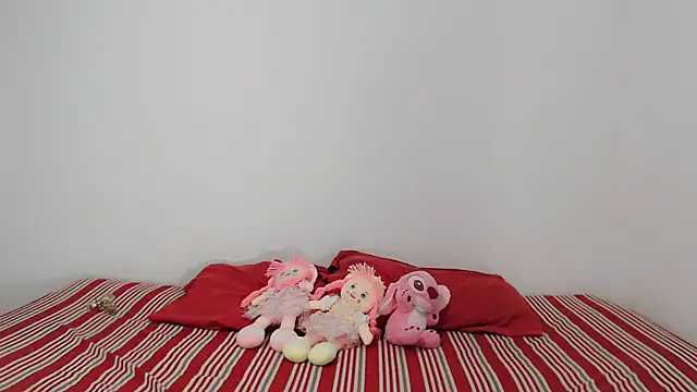 Iris_Gill live cam on StripChat