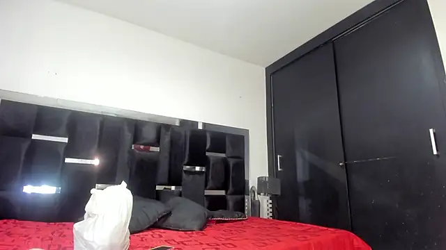 Miranda_bigcock3