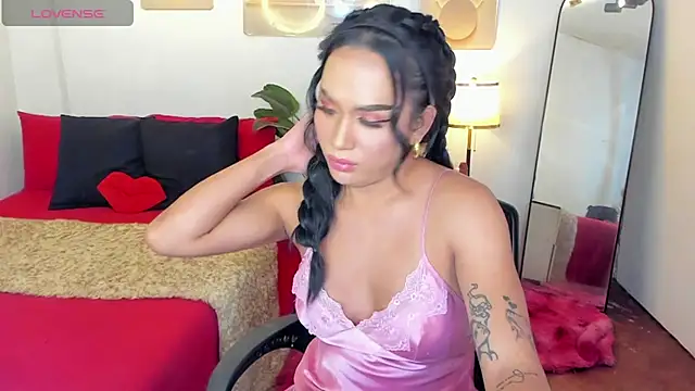 ClassyEllice live cam on StripChat