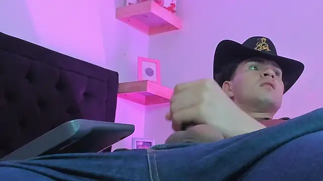 camilo_model live cam on StripChat