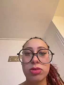 queenlo_xxx webcam