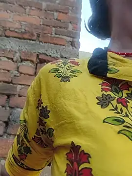 Sexy-Suhani2