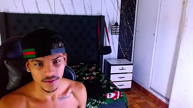 Angel_foxc13 live sex cam