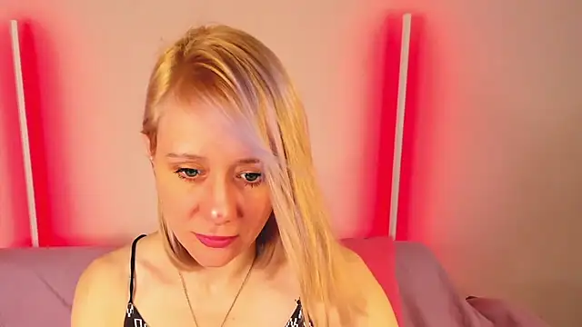 NikaBond webcam stripchat model stream image
