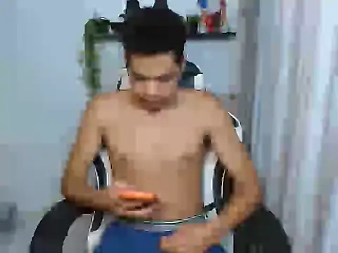curlyasian_njxx