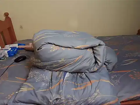 Pearl_petite webcam